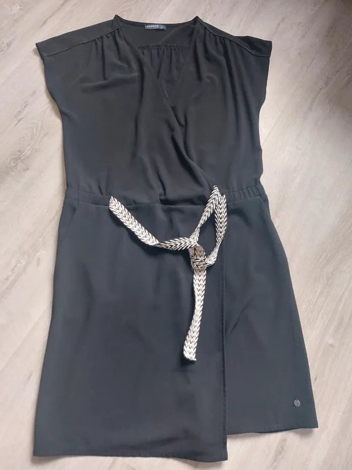 Robe porte-feuille noire bonobo Ts