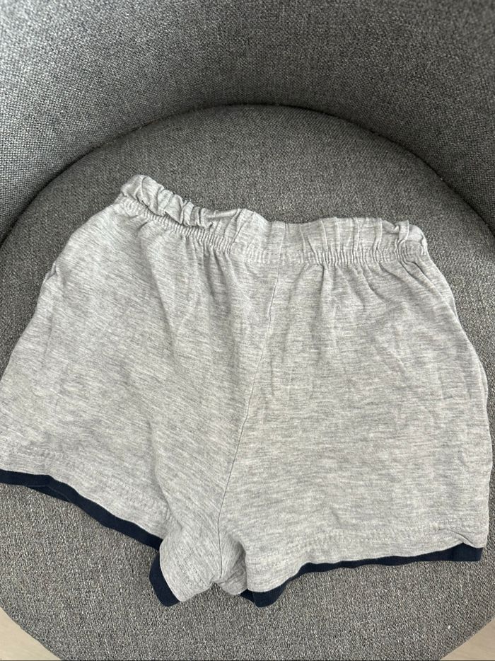 Ensemble short T-shirt manches courtes marine /rouge Marvel Spiderman 4 ans très bon état - photo numéro 5