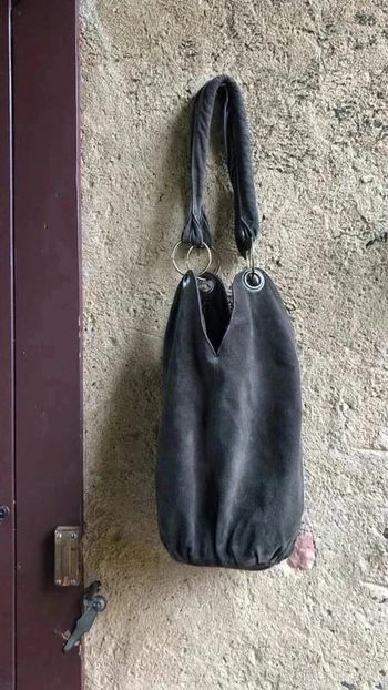 Sac seau en cuir gris anthracite