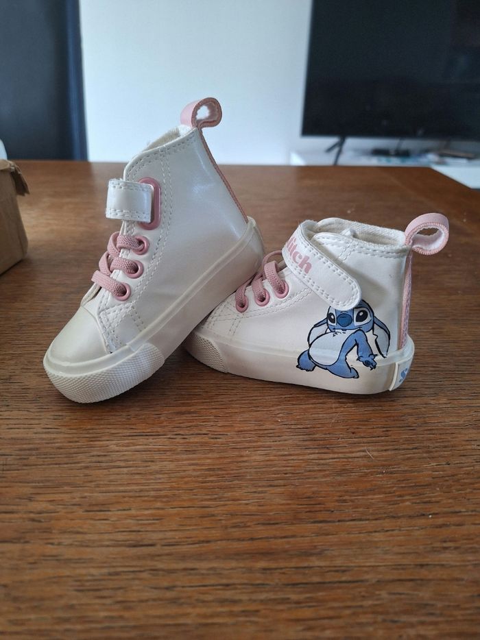 Chaussure stitch et Angel taille 19 - photo numéro 3
