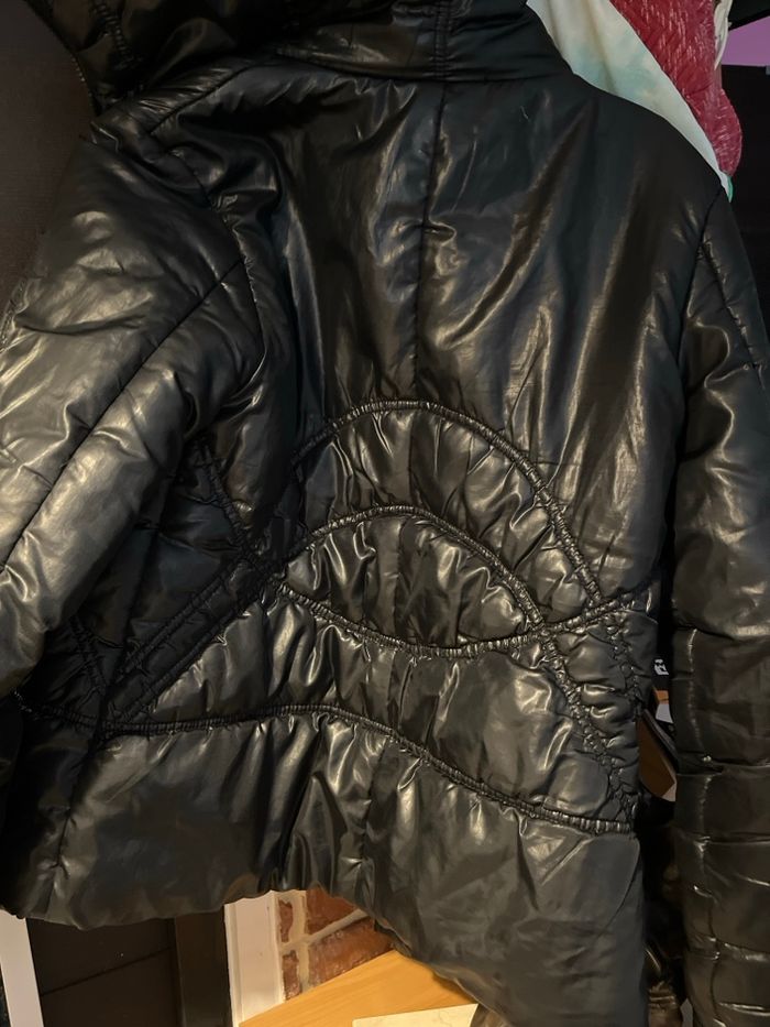 Doudoune noir bien chaude - photo numéro 3