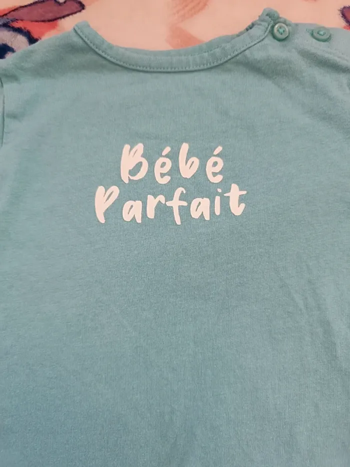 T-shirt bébé parfait Kiabi taille 9M - photo numéro 2