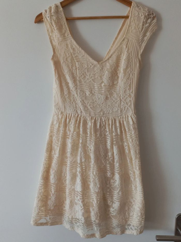 Robe dentelle Hollister