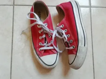 Basket Converses Basses Rouge Taille 36.