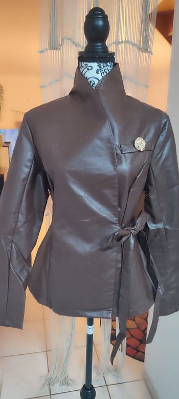 Veste en cuir synthétique