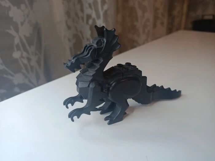 Personnage minifigurine LEGO dragon noir sans aile - photo numéro 2