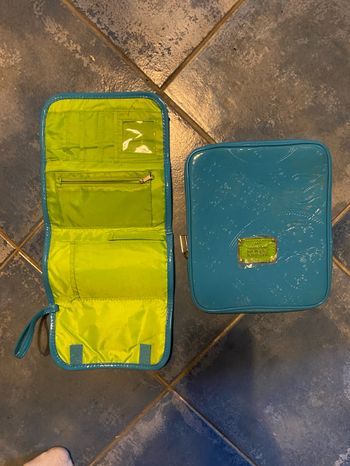 Pochette et porte feuille