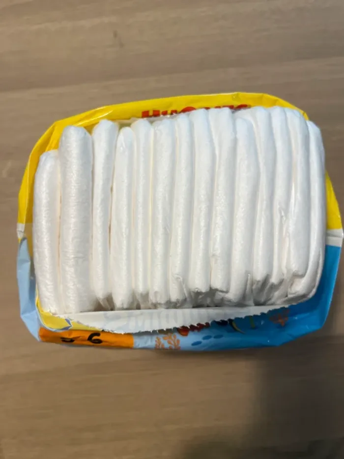 14 couches de piscine Huggies taille 5-6 - photo numéro 2