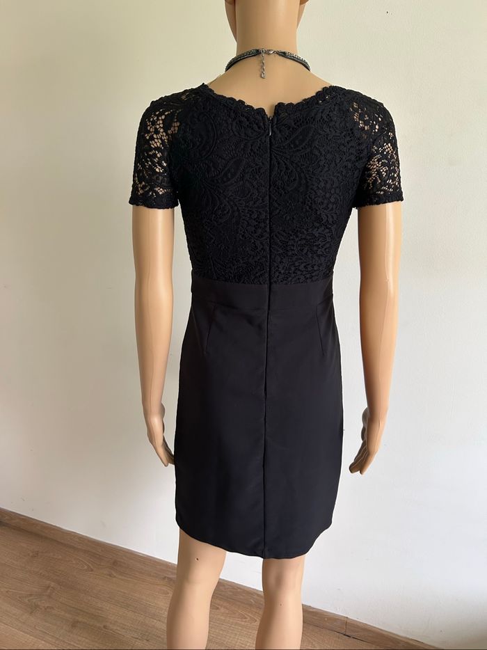 Robe noire avec dentelle Sandrom taille 36 TBE - photo numéro 5