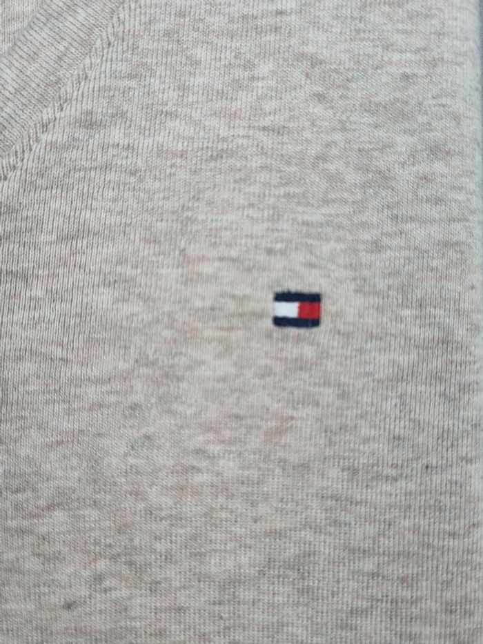 T-shirt col V Tommy Hilfiger beige chiné – Taille L Femme (mesures en photos) - photo numéro 8