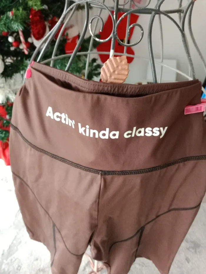 cycliste short actin kinda classy - photo numéro 2