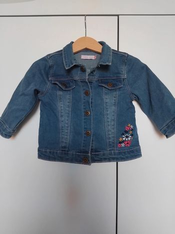 Veste en jean fleurie