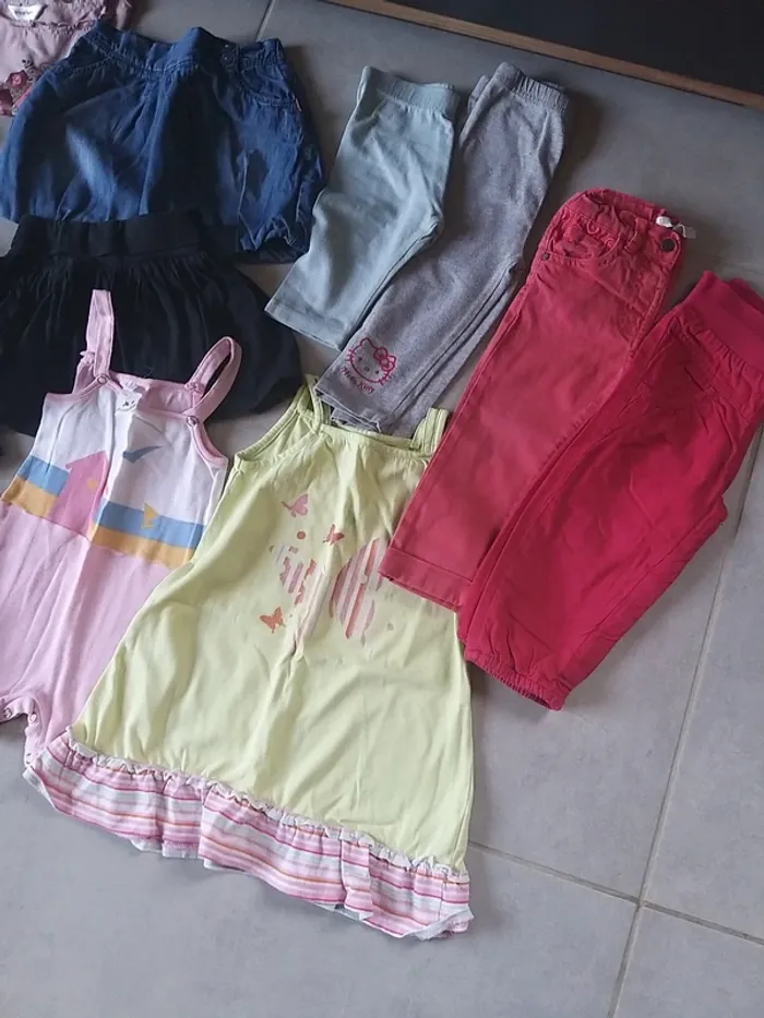 Lot de vêtements été fille en 18 mois - photo numéro 2