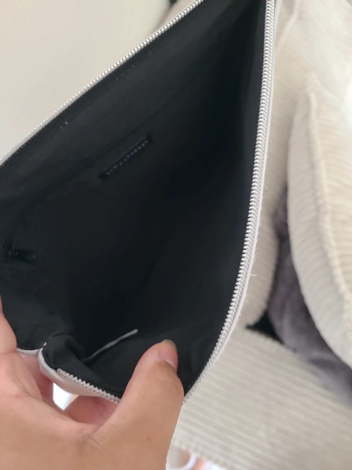 Pochette blanche - photo numéro 4