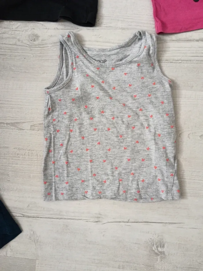 Lot 5 Tshirt manches courtes 4 ans - photo numéro 3