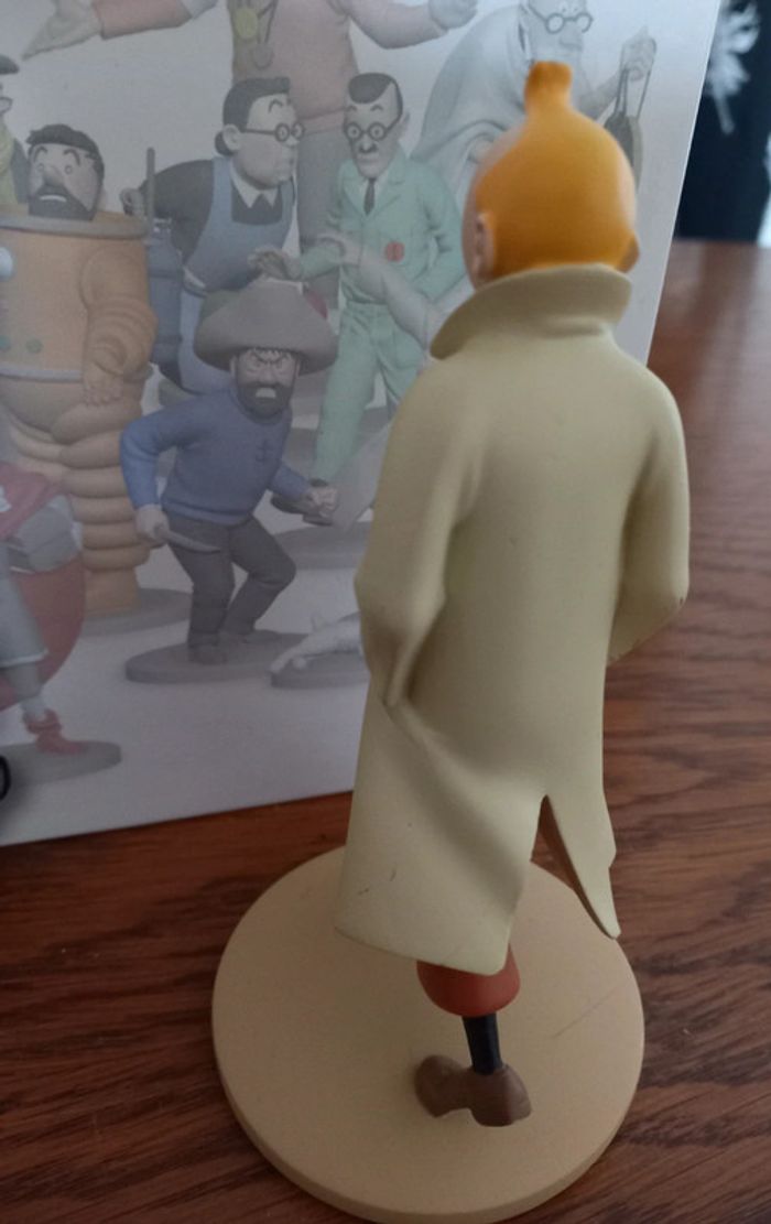 Figurine tintin en trench coat - photo numéro 5