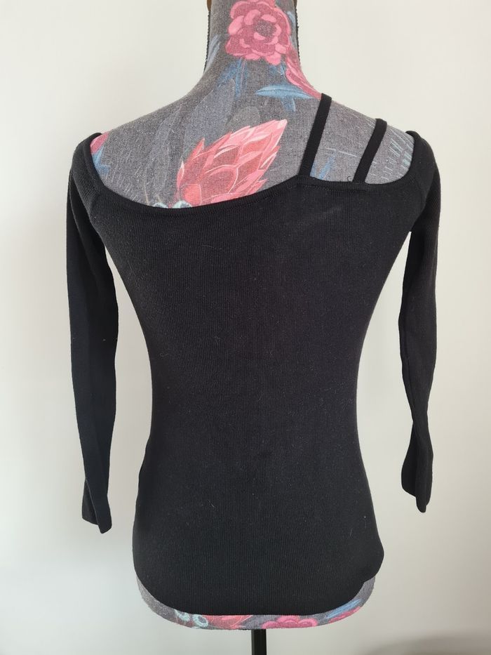 Pull noir - photo numéro 3