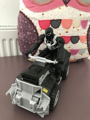 Figurine Agent Venom Marvel Spiderman et  son quad