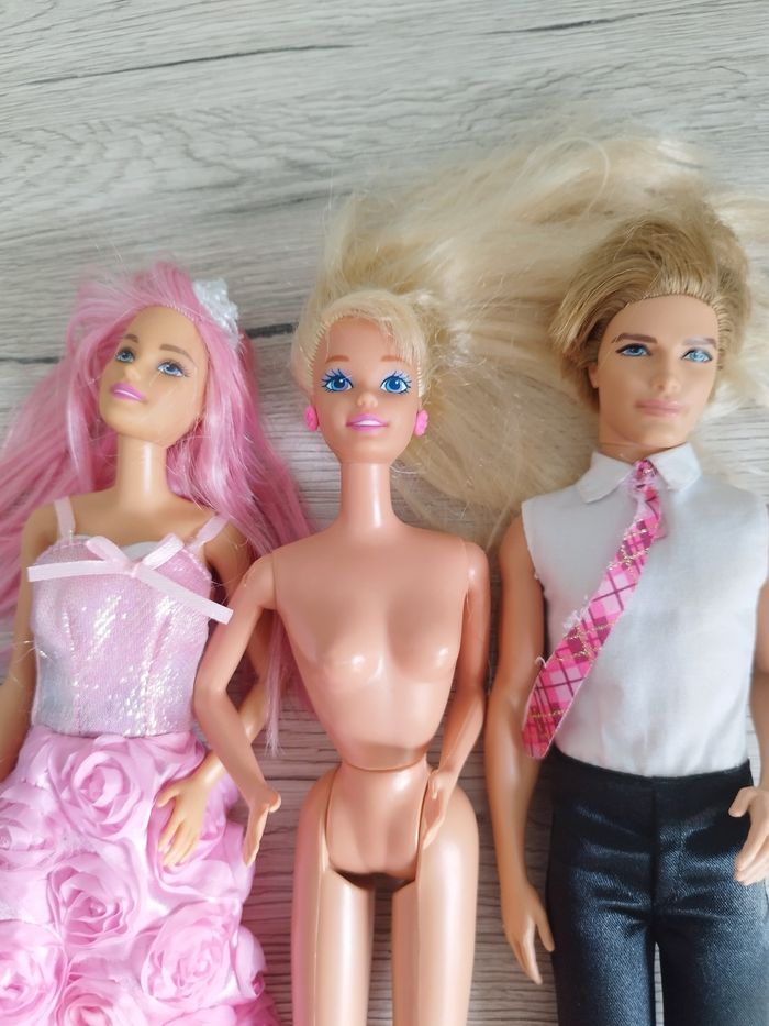 Lot de 3 Barbie et un Ken - photo numéro 3