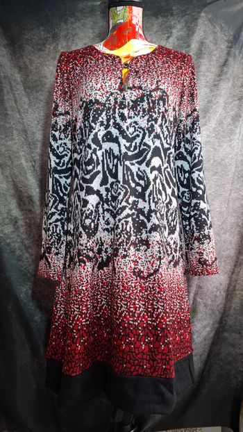 Robe floral graphique douce Soggo