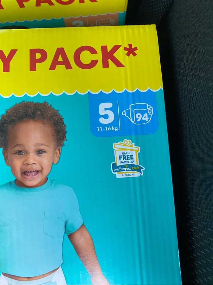 Carton Pampers T5 - photo numéro 2