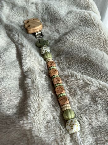 Attache tétine bébé 