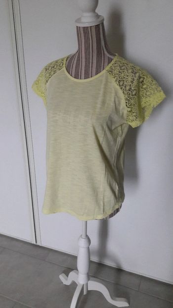 Tee shirt jaune et dentelle aux manches  Gémo L neuf