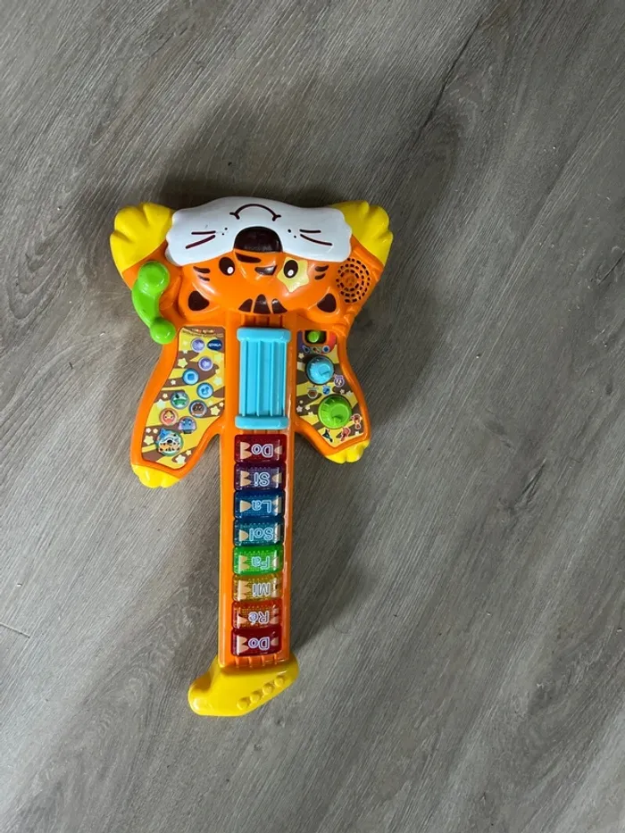Ma guitare électrique vtech pour enfants jungle rock sonore - photo numéro 2