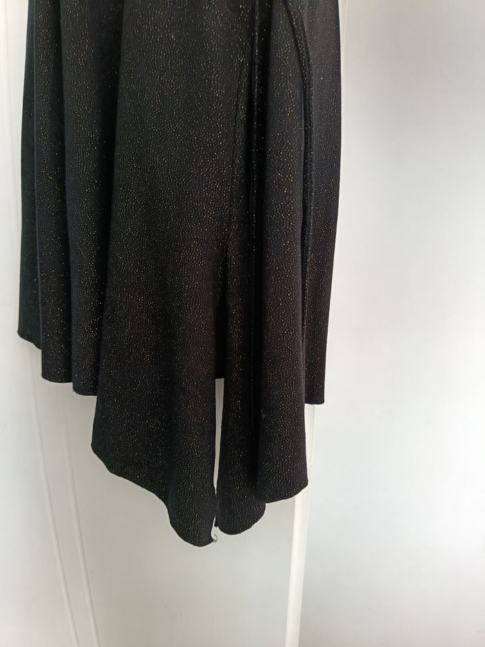 Robe de soirée noire et or - photo numéro 2