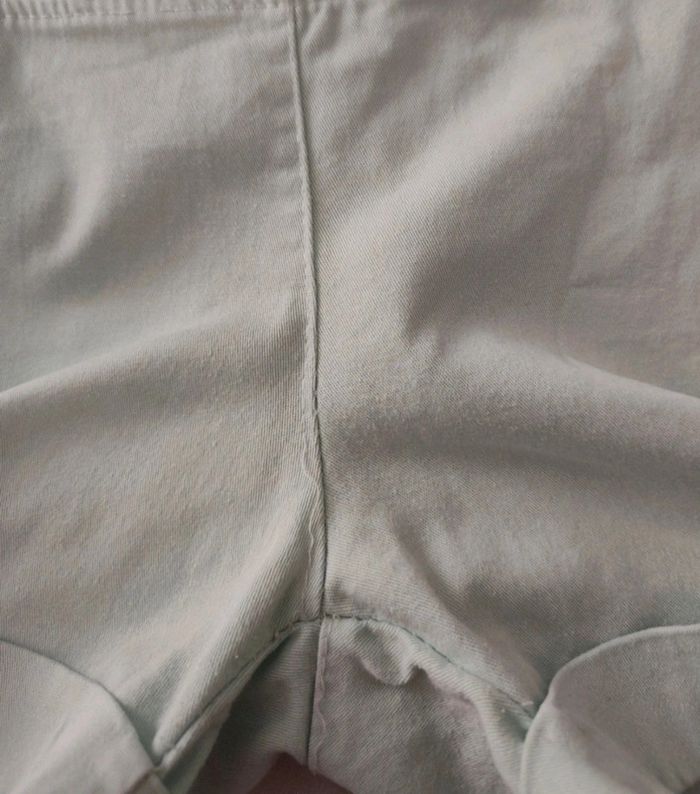 Short en jean vert d'eau boutons dorés - photo numéro 11