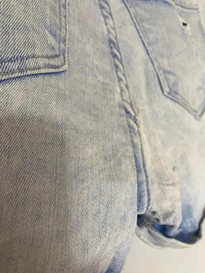 Short en jean Bershka XXS / 32 – effet usé vintage – très court - photo numéro 11