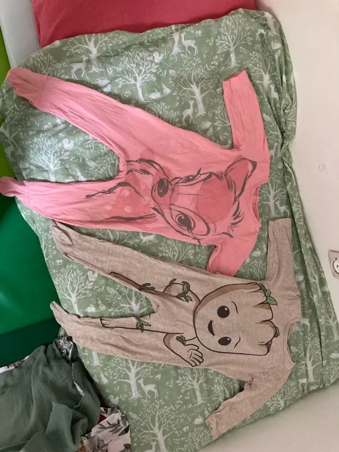 2 Pyjamas fin 18 mois