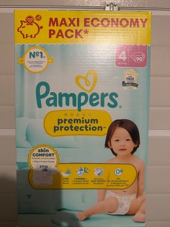 Couches Pampers premium protection taille 4
