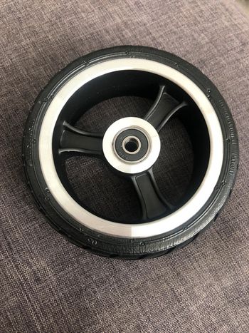 Roue trottinette