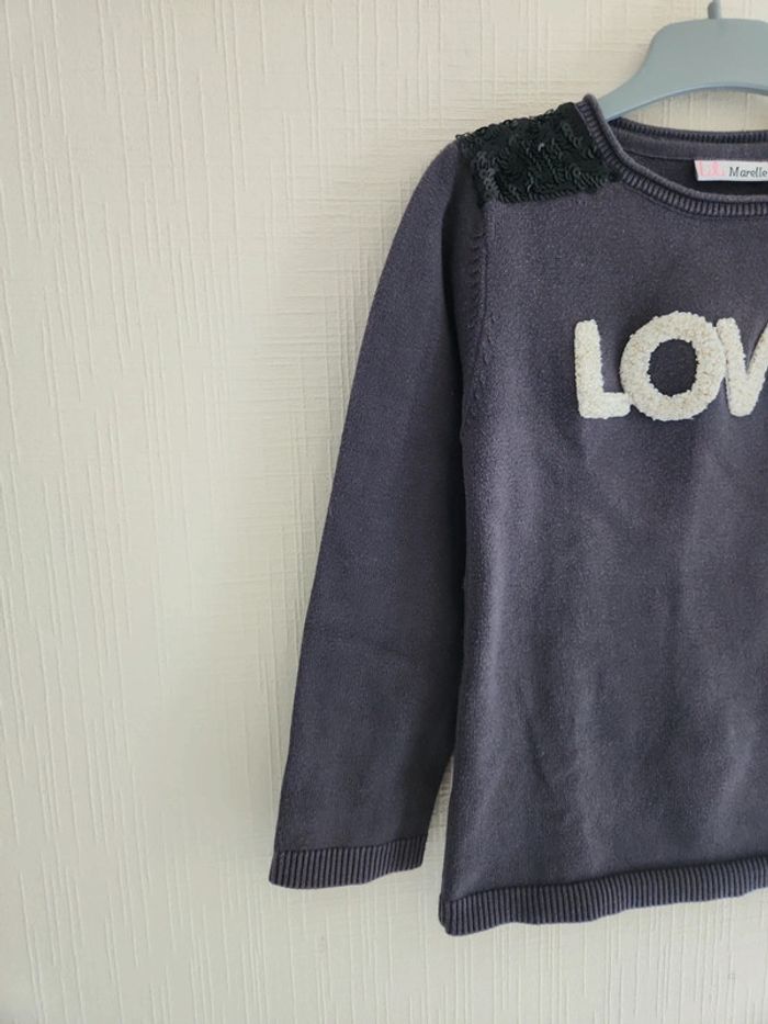 Pull gris neuf sequins aux épaules et love en relief 6 ans Lili Marelle - photo numéro 2