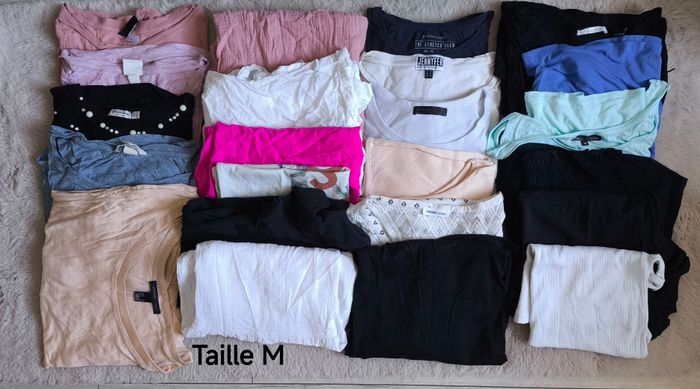 Lot de 23 hauts femme – Taille M