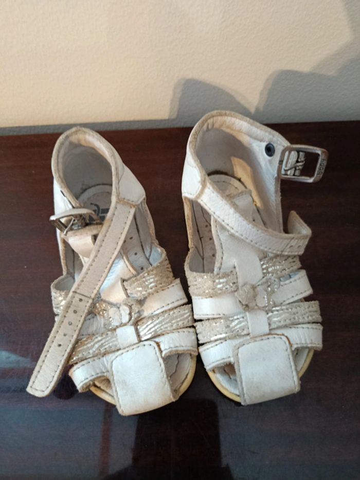 Sandales Boppy taille 20