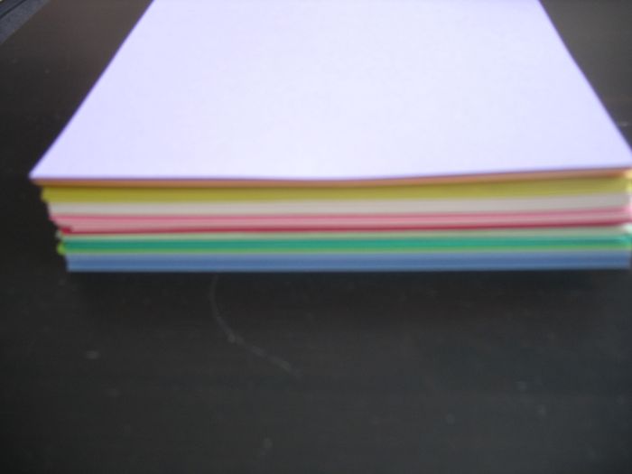 LOT DE 221 FEUILLES A4 - DIVERSES COULEURS - 90 GR ET 120 GR n°32 - photo numéro 4
