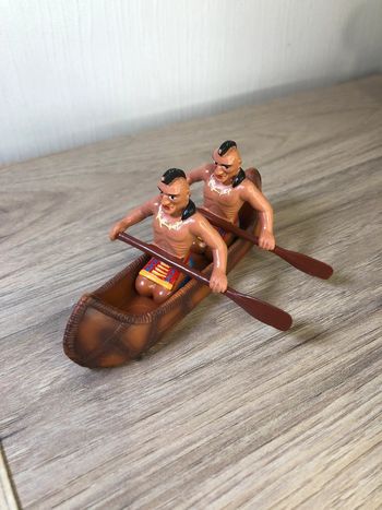 Figurine canoë indien vintage pvc bully bullyland