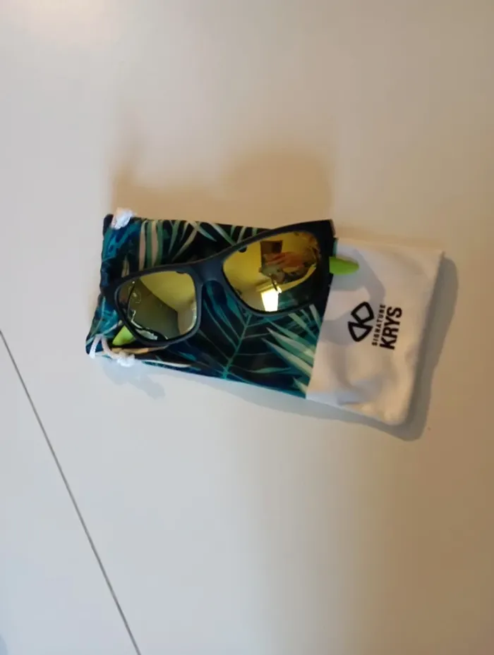Lunette de soleil enfant - photo numéro 2