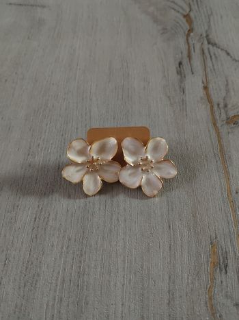 Boucles d'oreilles neuves