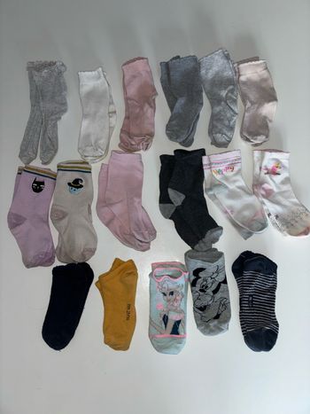 17 paires de chaussettes 27/30