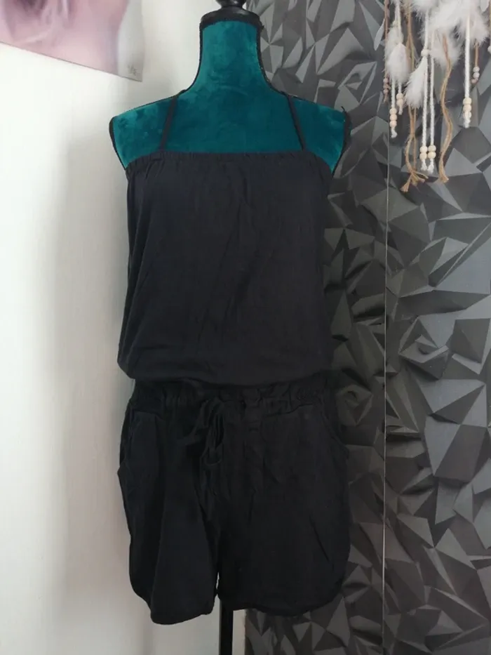 Combishort noir avec poches et liens à nouer à la kuque et à la taille / esmara / (40-42)