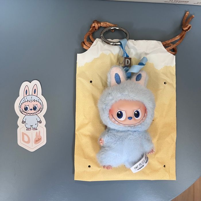Pop Mart Labubu The Monsters Pin For Love - Lettre D