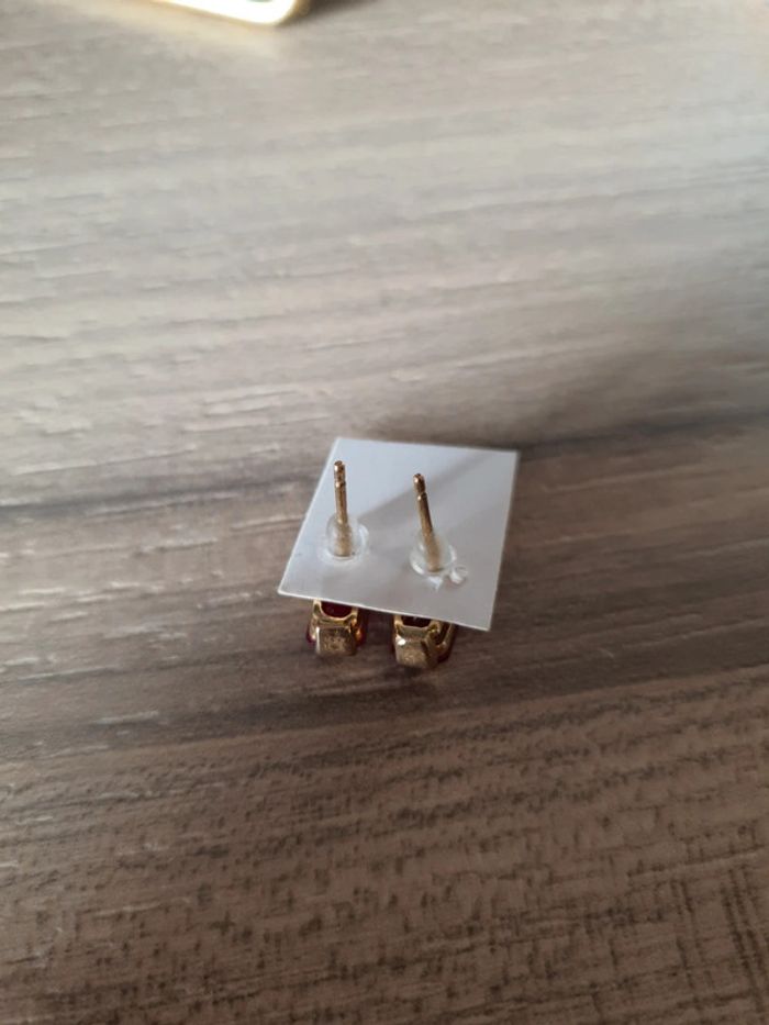 Neuf > Boucles d'oreilles clou Rouge/geenat - photo numéro 7