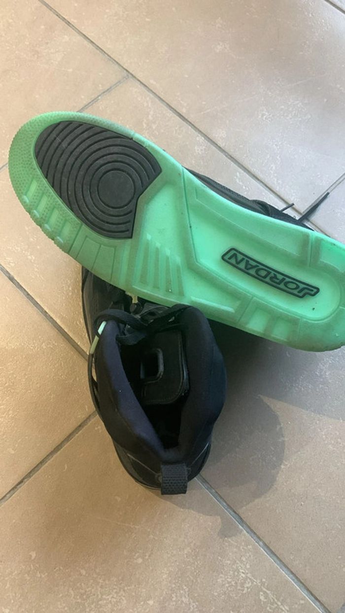 Jordan Spizike Black Green Glow - photo numéro 3