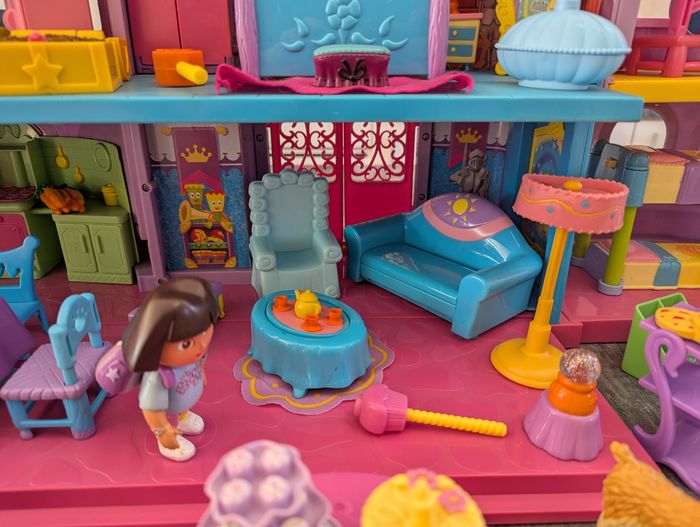 Château de Dora et nombreux accessoires - photo numéro 7