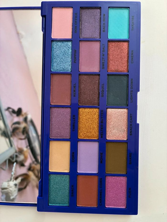 Palette Popcorn, 18 fards, Makeup Revolution. - photo numéro 3