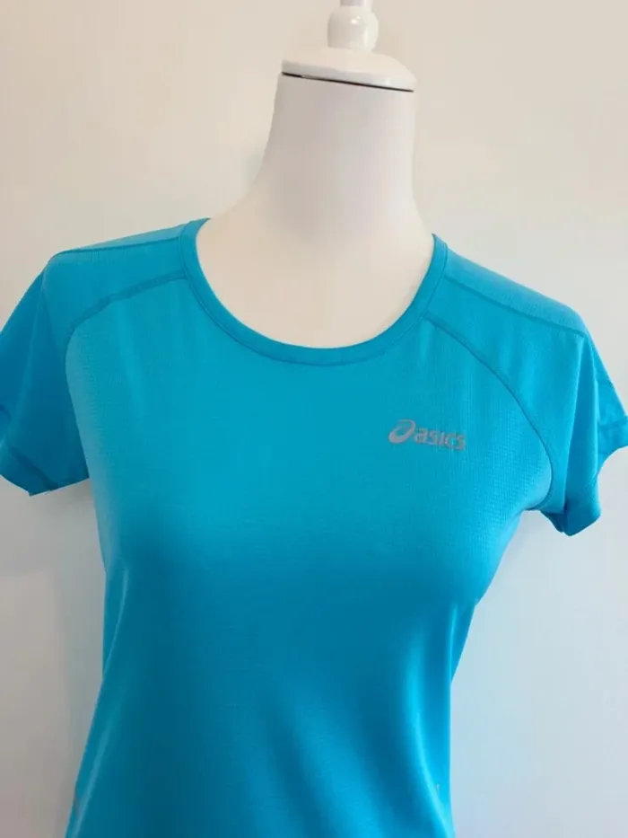 T-shirt de sport Asics bleu taille S super état - photo numéro 2