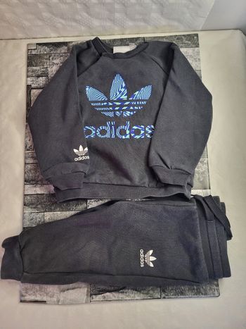 Ensemble sweat et joggings Adidas 9/12 mois